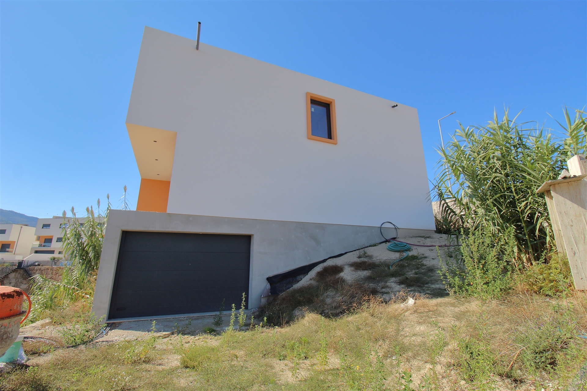 House T4