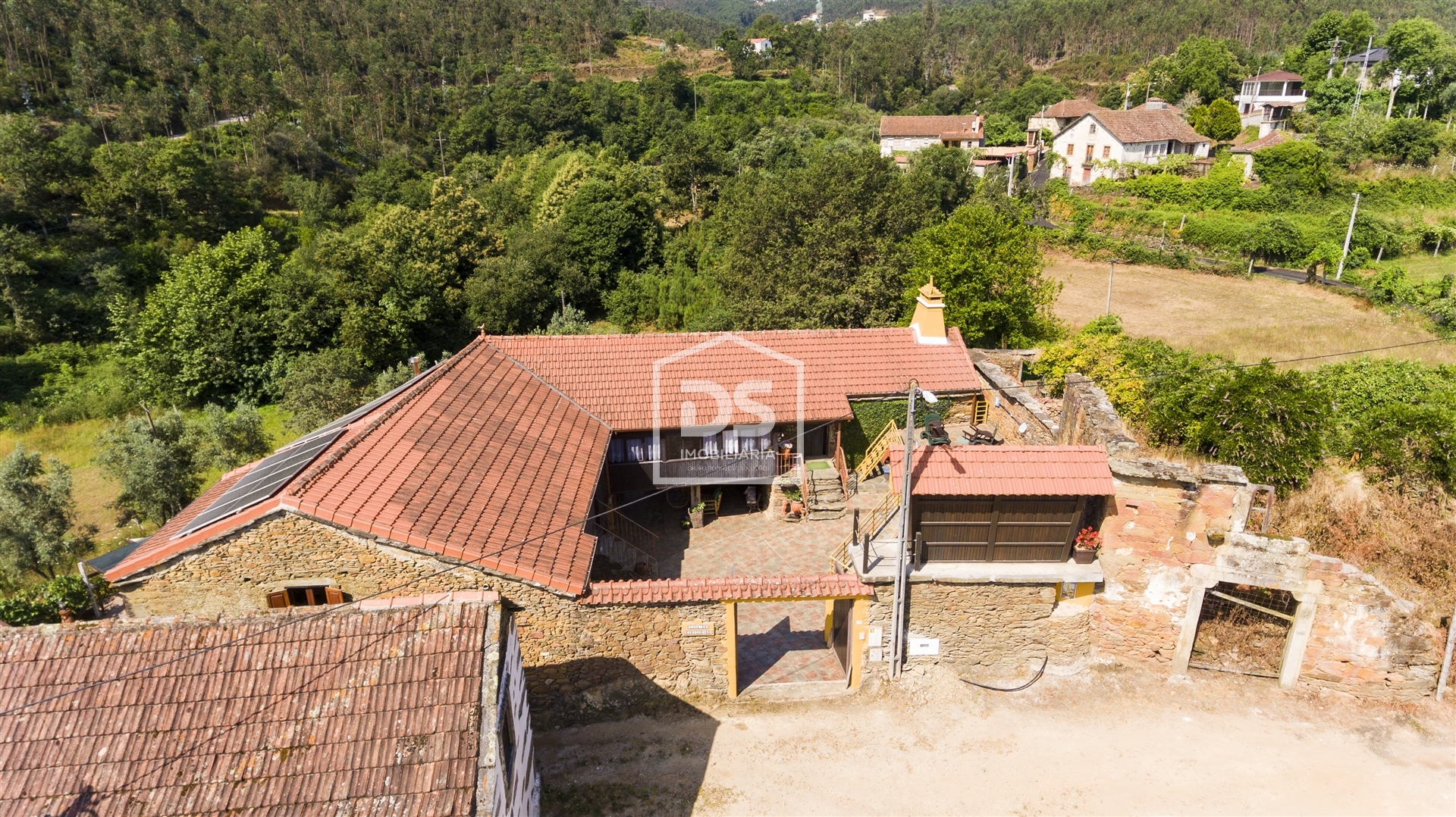 House T4